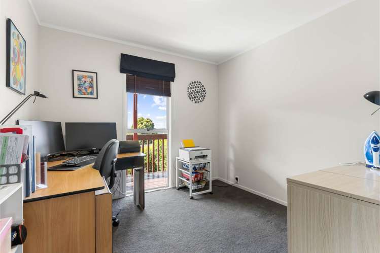 14 Longfellow Parade Glen Eden_12