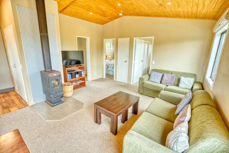 4 Russell Street Okarito_12