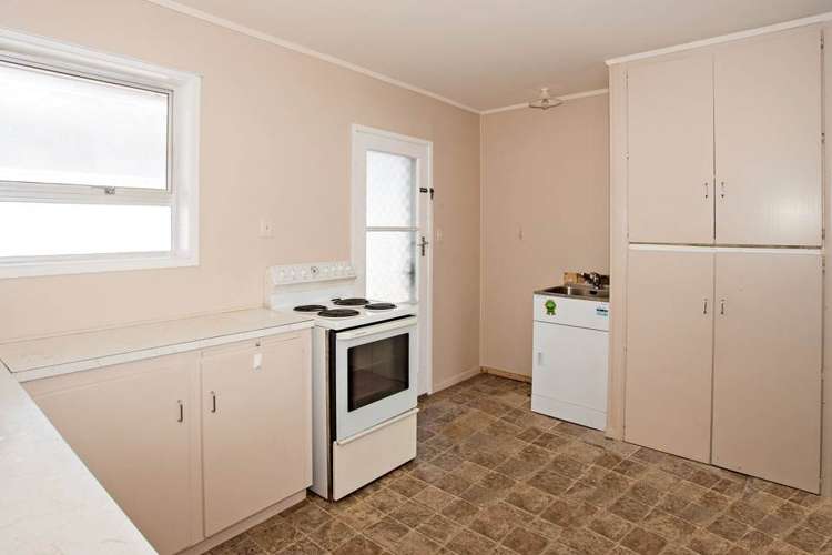 2/12a Nelson Street Papakura_5