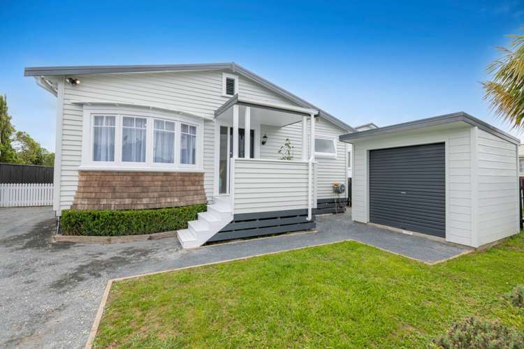 49a Parakai Avenue Helensville_28