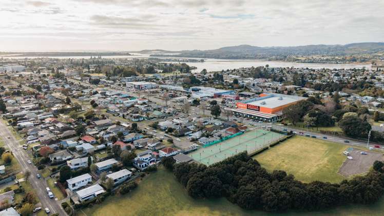1 Pohutukawa Way Gate Pa_21