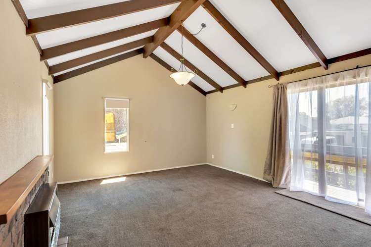 8 Banks Place Tawhero_11