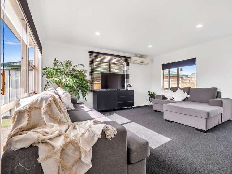 88 Dixon Road Glenview_11