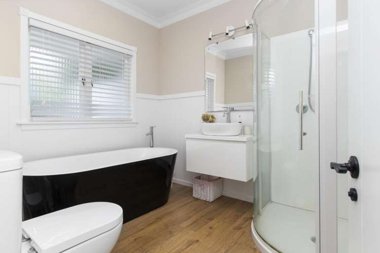 1046 River Road 10469_14