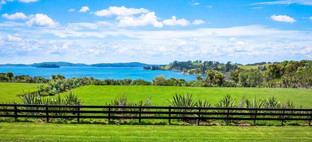 The deep blue – Waimana Point