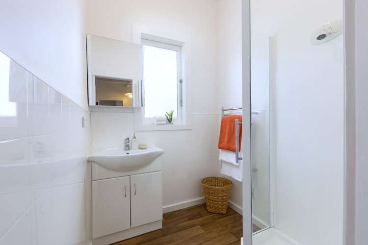 37 Woodward Road Mount Albert_11