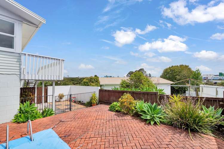 141 Flanshaw Road Te Atatu South_37