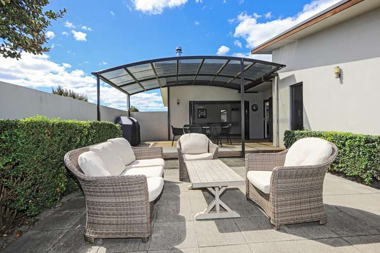 1 Aiden Lane Raureka_13