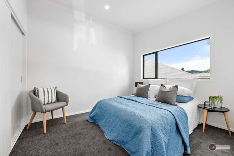 1/51 Kings Crescent Lower Hutt_11