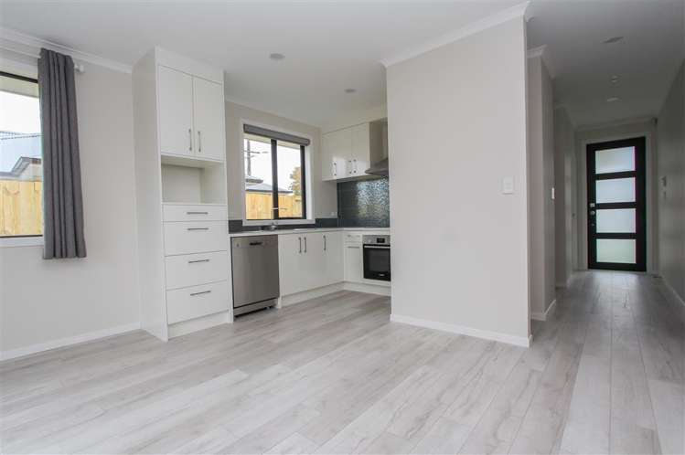 2/8A Rutherford Street 1053_2