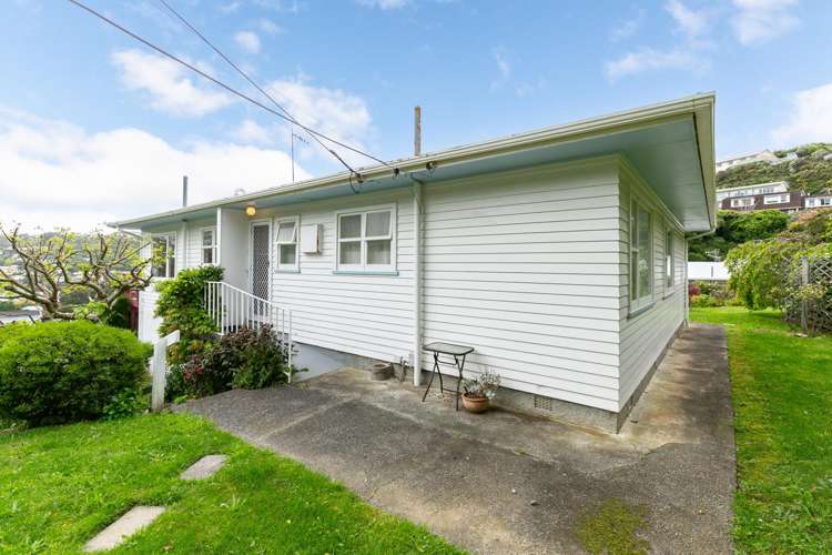 2 Wye Street Island Bay_16