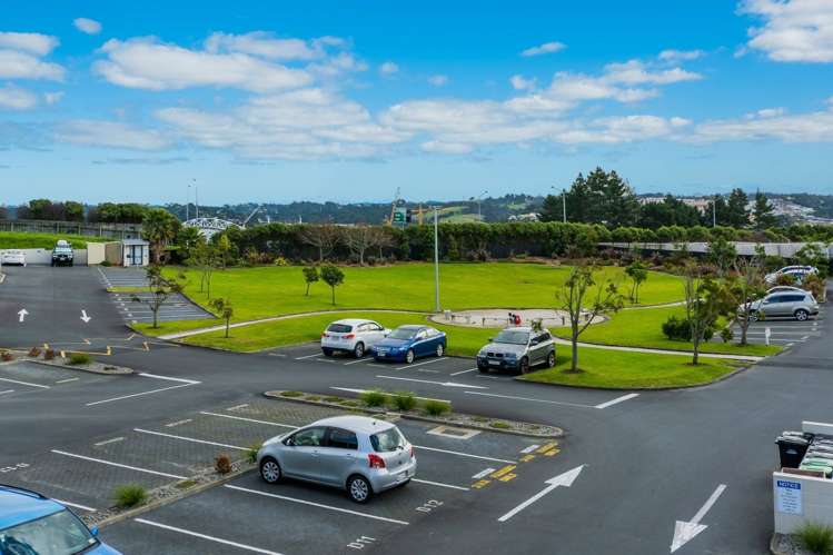 C16/71 Spencer Road Oteha_19