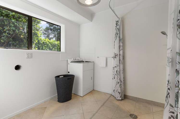 1/877 Beach Road Waiake_19