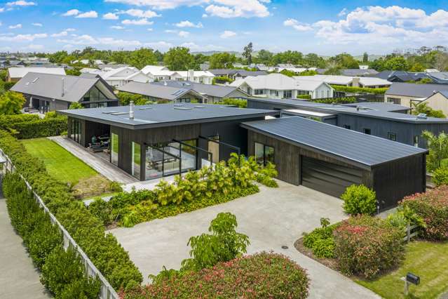 Coastal Style, Point Wells Charm