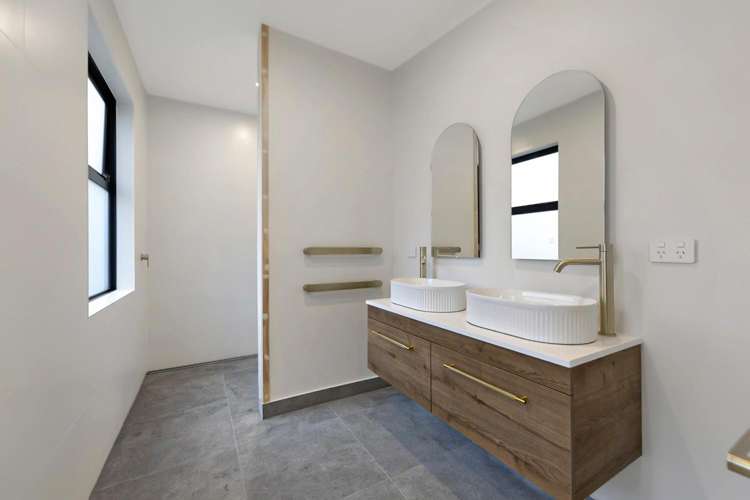 B/8 Maire Street 1378_12