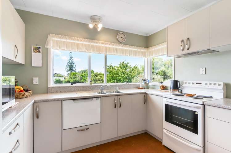 216 Patuwai Drive Whangamata_20