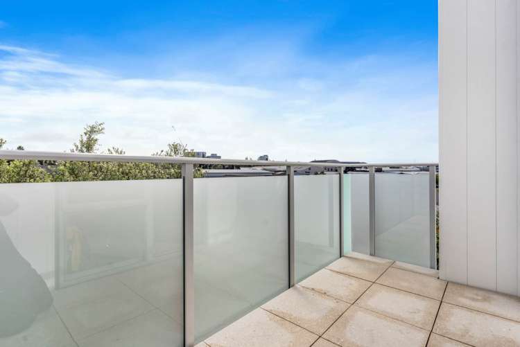 2f/86a Rockfield Road Penrose_15