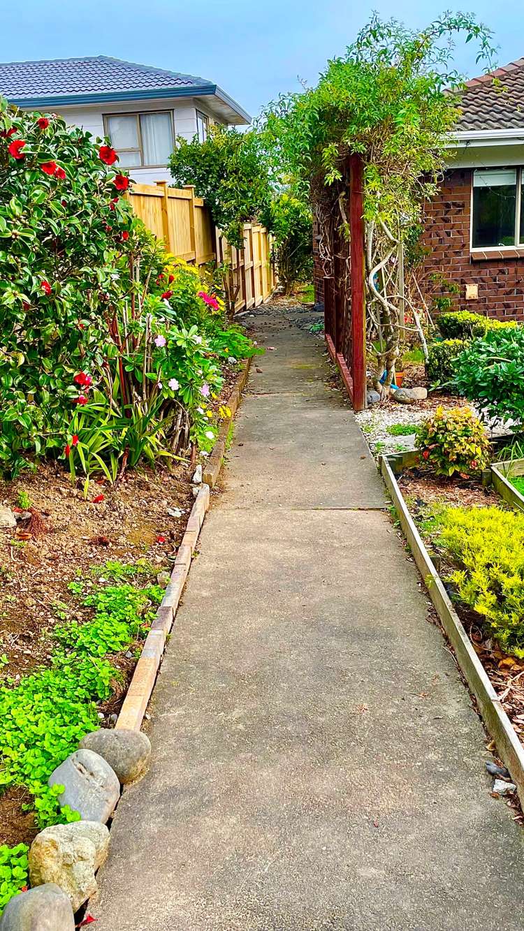 8 Idesia Place Totara Heights_23