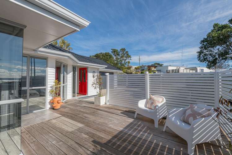 1/4 Roberts Road Matakatia_4