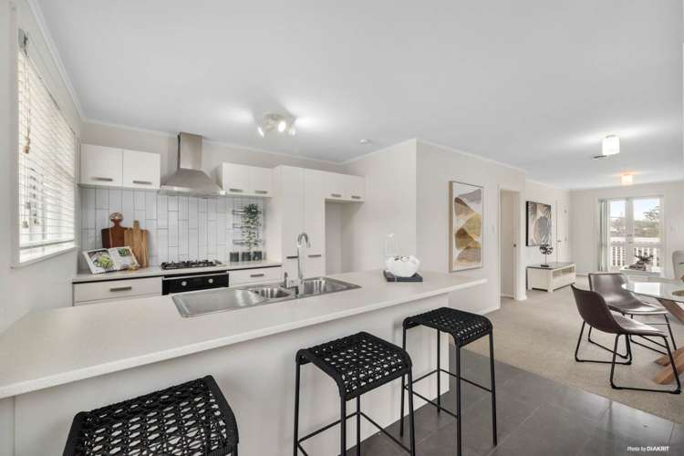 2 Marie Crescent Te Atatu South_13