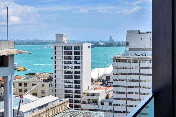 1607/10 Commerce Street City Centre_11