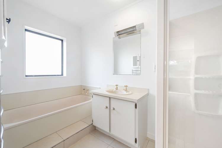 2/53 Moore Street Howick_11