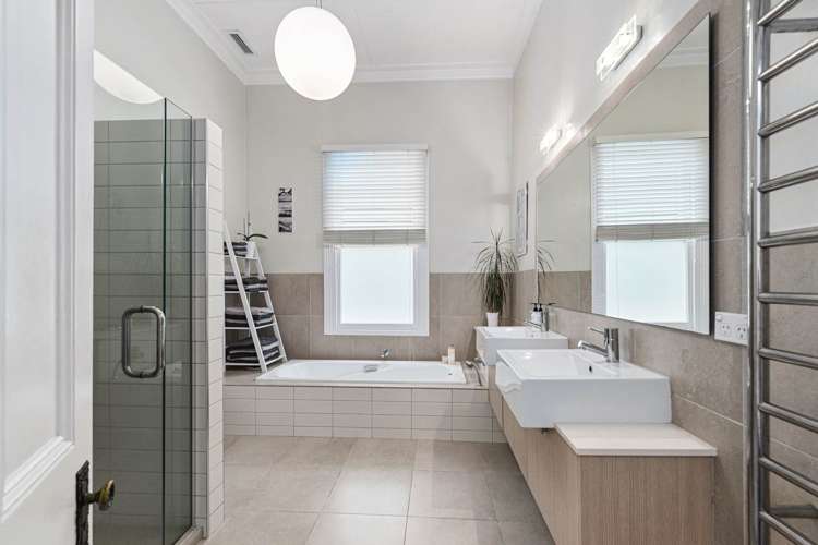 11 Shoal Bay Road Devonport_5