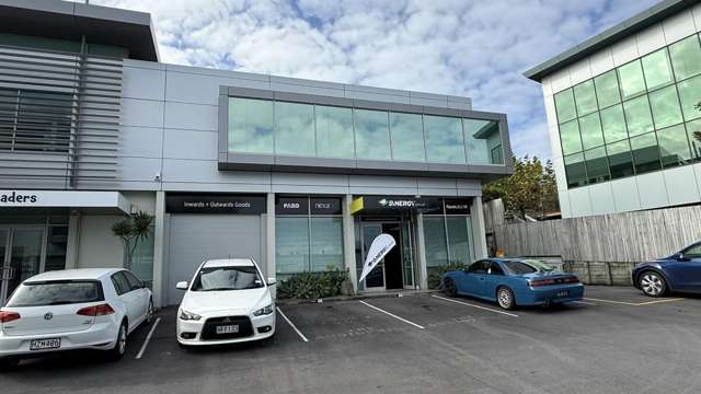 Office + small warehouse 202sqm