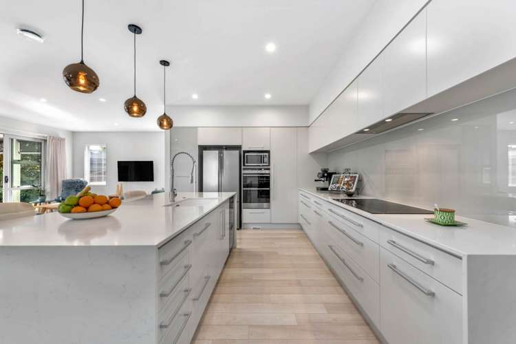 24 Lydiard Place Beachlands_1