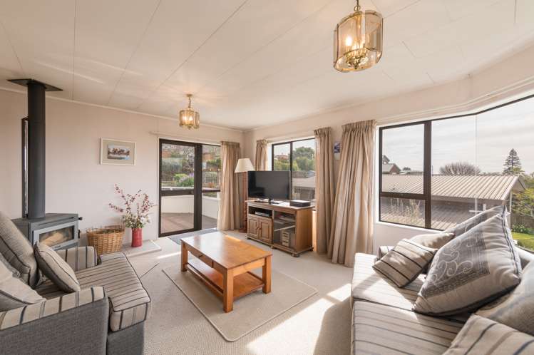 33 Washbourn Drive Richmond_14