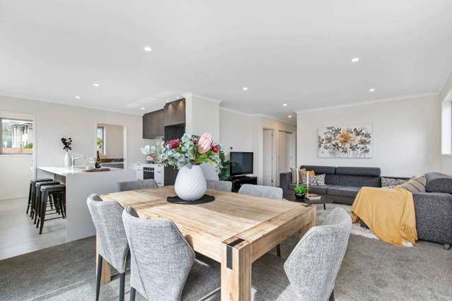 49 Couldrey Crescent Red Beach_4