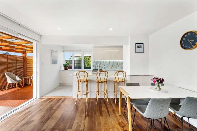 716 Grove Road Mayfair_2