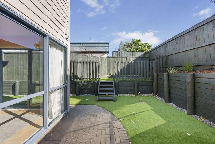 6 Zamora Lane Mount Roskill_16