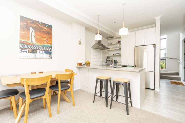 8/13 Beale Street Hamilton East_6