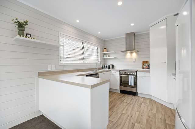 2/103 Cook Street Howick_3