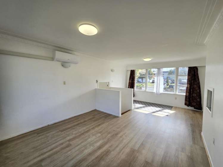 78 Woolfield Road 10695_3