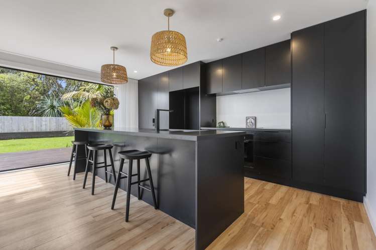 145 Seaview Road Westown_1