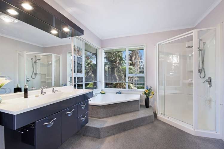 2/28 Canberra Place Redwood_11