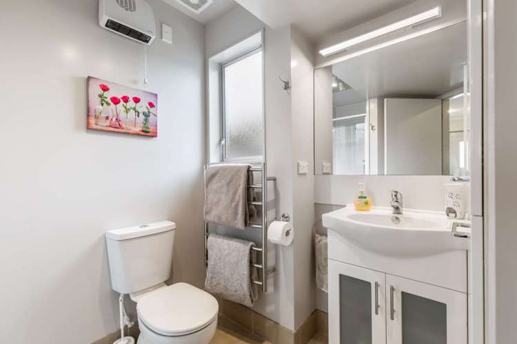 53a Oxford Street Tawa_13