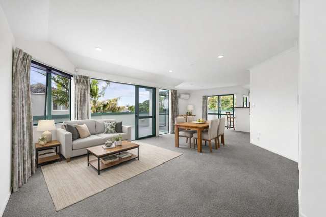 2/36 Devon Road Bucklands Beach_2