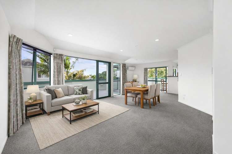 2/36 Devon Road Bucklands Beach_1