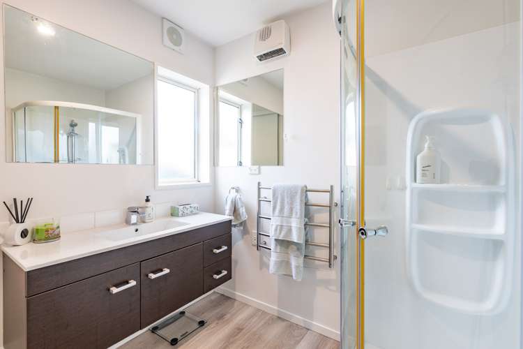 2/19 Waitikiri Drive Parklands_10