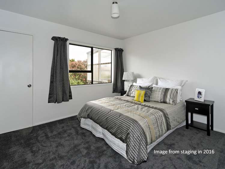 2/14 Kelkirk Street Kelston_13