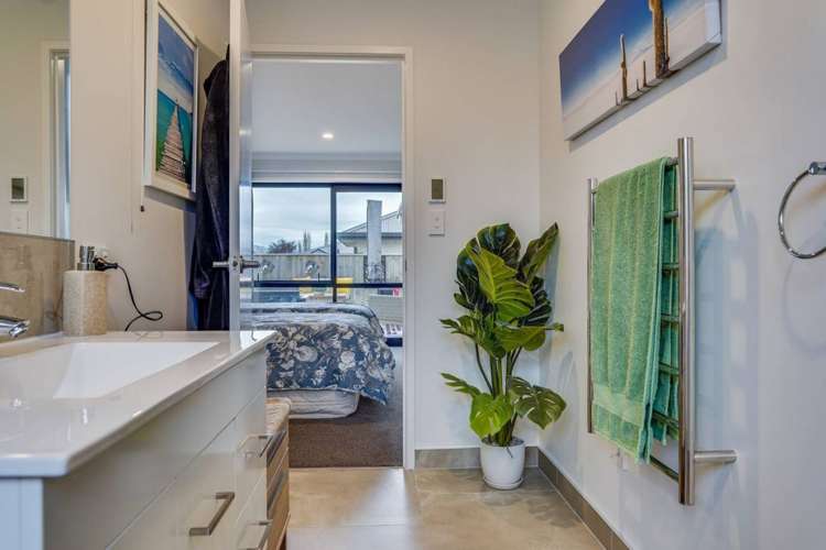 16 Nanchang Road Burleigh_23