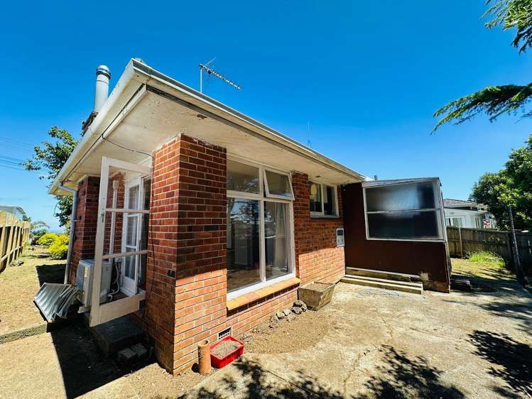 156 Sunset Road Totara Vale_1