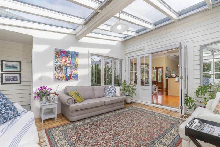 7 Queen Street Northcote Point_8