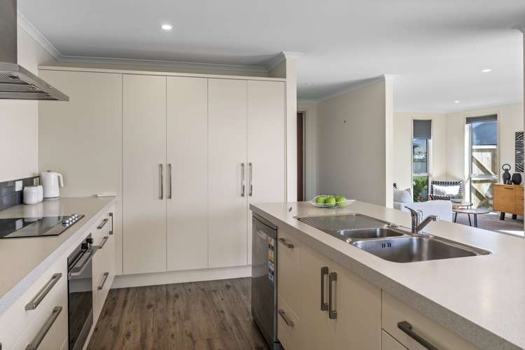 134 Puhirake Crescent Pyes Pa_4