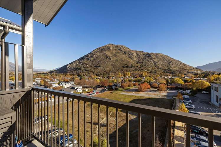 702/10 Copper Beech Ave Frankton_9