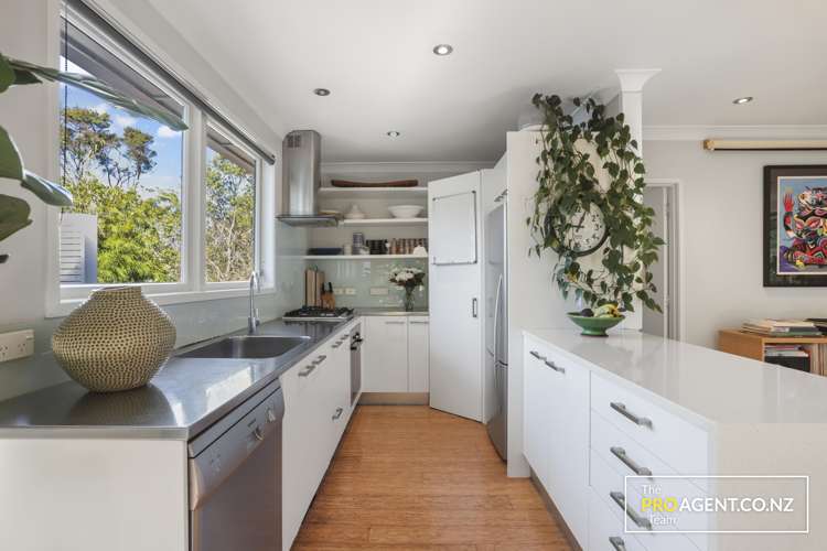 146 Woodlands Park Road Titirangi_10
