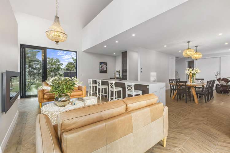 16 Long Road Waitakere_8